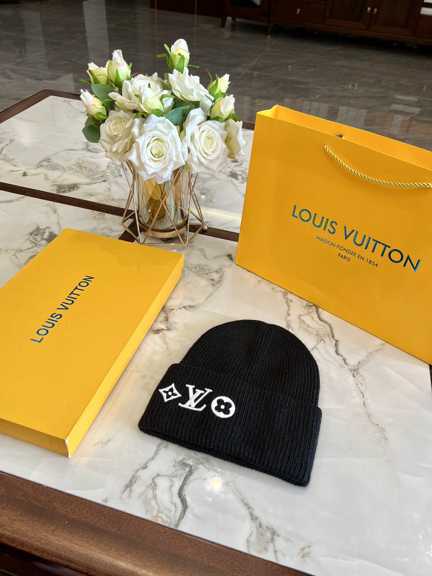 LV hat model 11
